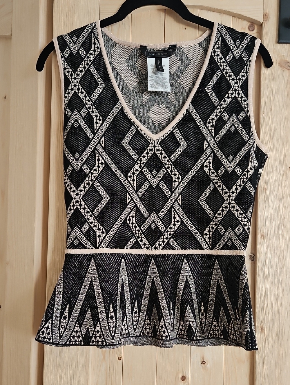 BCBGMaxAzria Black & Cream Geometric V-Neck Peplum Tank